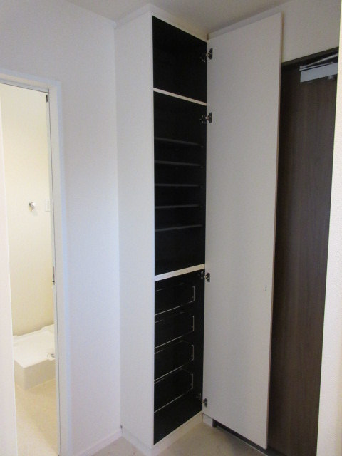 ロゼ・プランドールの玄関