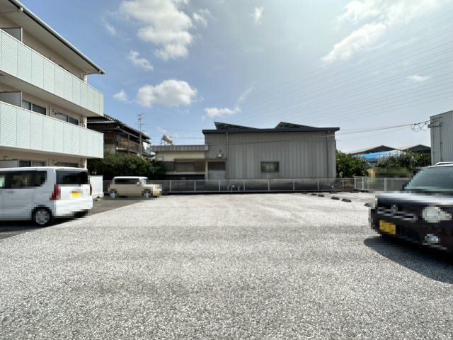 プチフローラⅡの駐車場