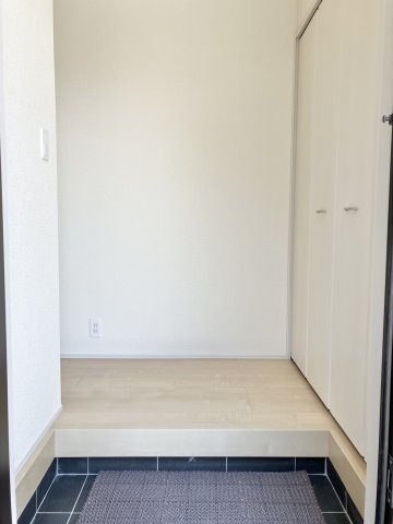 【玄関】 | 藤岡市立石　新築１号棟