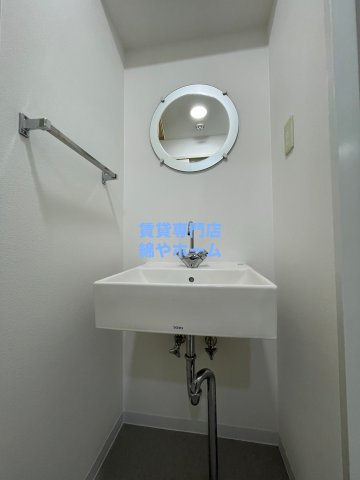 CITY SPIRE難波WESTⅡの独立洗面台|独立洗面台、朝の身支度には欠かせません