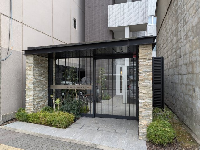 ルフォンリブレ蔵前のエントランス|春日通り側からも出入り可能です