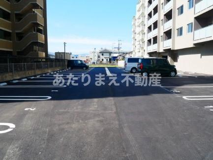 ブレス筑紫通り北の駐車場