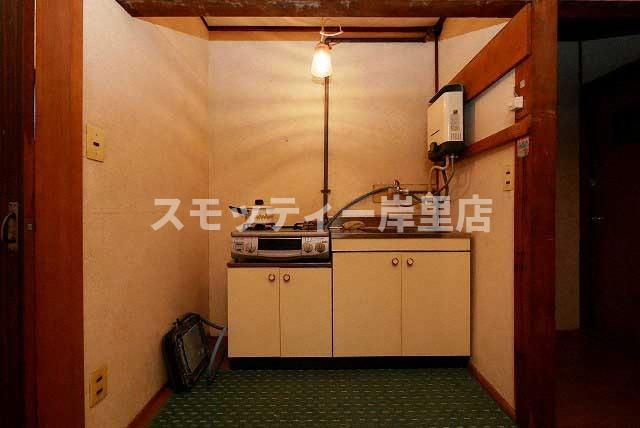 大阪市阿倍野区松虫通１丁目のハイツのキッチン