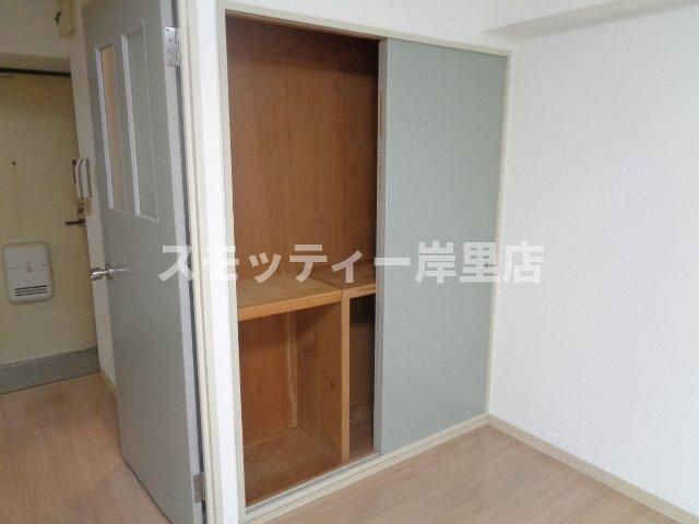 大阪市阿倍野区阪南町４丁目の賃貸マンションの収納