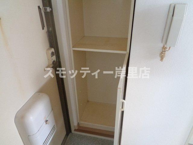 大阪市阿倍野区阪南町４丁目の賃貸マンションの収納