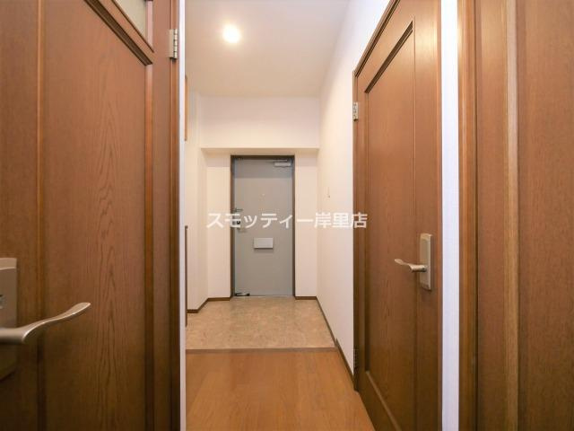 大阪市阿倍野区松崎町３丁目の賃貸マンションの玄関