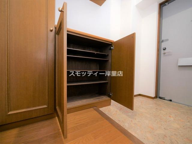 大阪市阿倍野区松崎町３丁目の賃貸マンションの収納