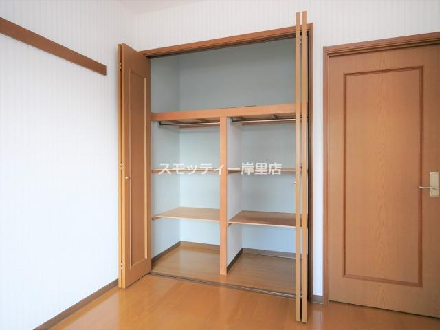 大阪市阿倍野区松崎町３丁目の賃貸マンションの収納