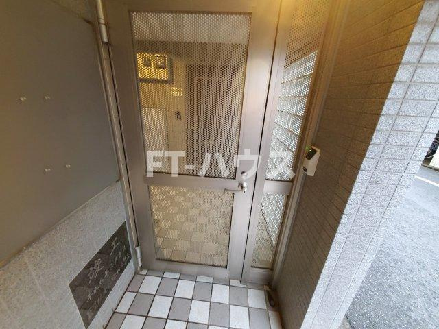 ウイング大久保の玄関