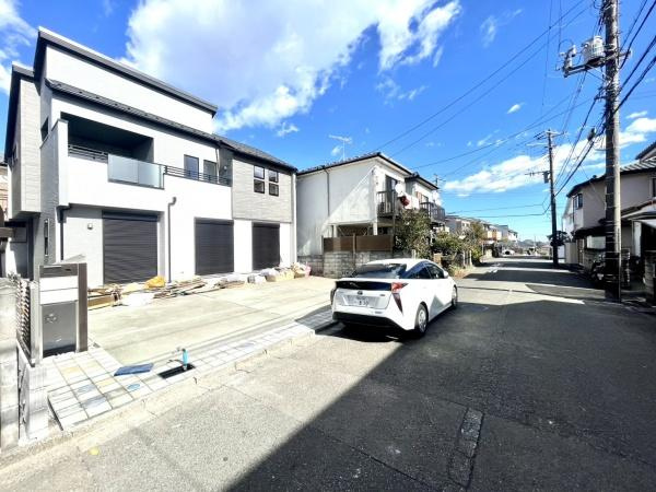 横浜市金沢区釜利谷西１丁目の新築一戸建の前面道路含む現地写真|車通りが少ない為、小さなお子様にも安心です。
是非一度、現地へ起こしください。

