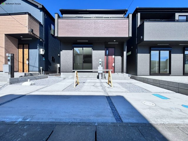 上尾市向山　9期　新築戸建　グラファーレ　02の駐車場|カースペース2台