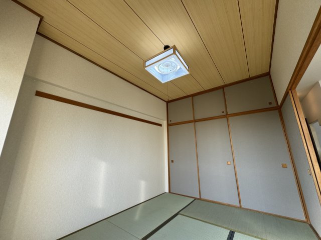 -三丁目不動産-　ダイアパレスビッグイウイング深谷　専用庭の和室