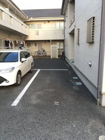 モン・シャトレの駐車場|駐車場があるので、車を買う予定の方も安心です