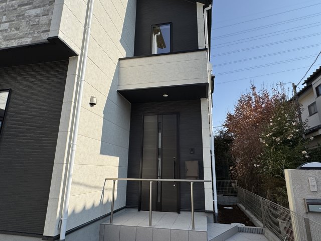 松戸市新松戸５丁目新築戸建【横須賀小学校：7分】のエントランス|エントランス・玄関ポーチ