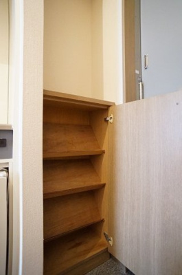 【収納】 | プリムベール | 縦置きのシューズＢＯＸです。（写真は他室です）