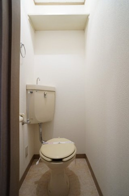 【トイレ】 | プリムベール | シンプルなトイレです。（写真は他室です）