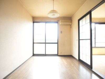 【居間・リビング】 | かりんコーポ | 広々と使えます。