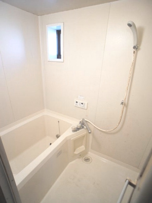 【浴室】 | かりんコーポ | 追い焚き機能付きです♪