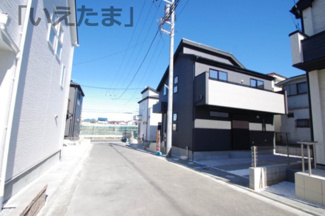 【前面道路含む現地写真】