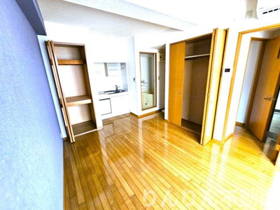 【居間・リビング】 | テラッセンハイツ | ゆったりとした居間です