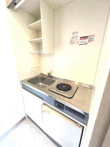 楠本マンションのキッチン|コンパクトなキッチンで掃除もラクラク