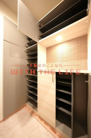 シャーメゾングレイス【キャッシュバック対象物件】の収納|ちょっとした収納スペースも充実しています