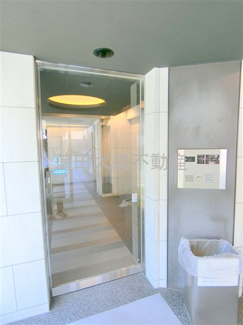 ロアール蒲田のエントランス