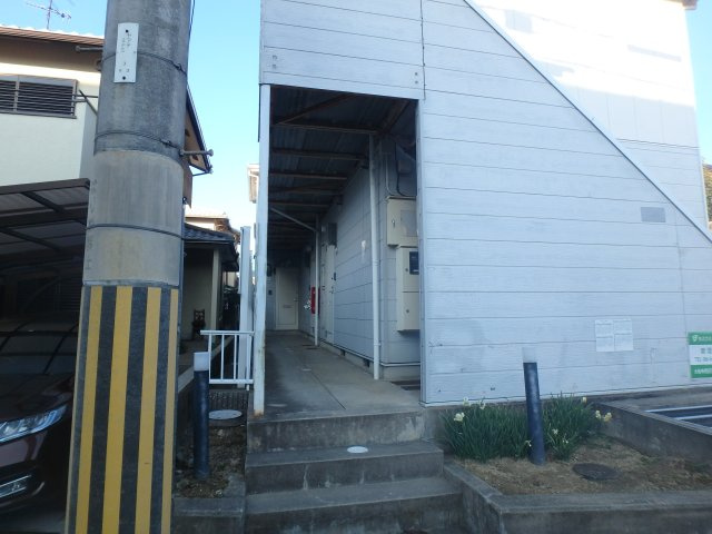 【エントランス】 | ヴィラ上ヶ原 | 落ち着いたエントランスです