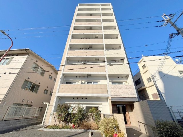 ヴェリテ新大阪イーストの外観