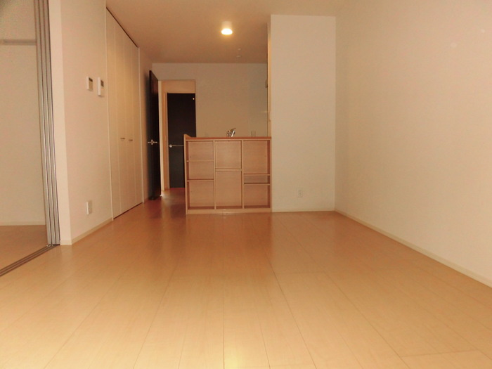 ボヌール B棟の居間・リビング|Ｂ棟103 リビング