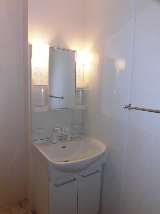 ボヌール B棟の独立洗面台|Ｂ棟103 洗髪洗面化粧台