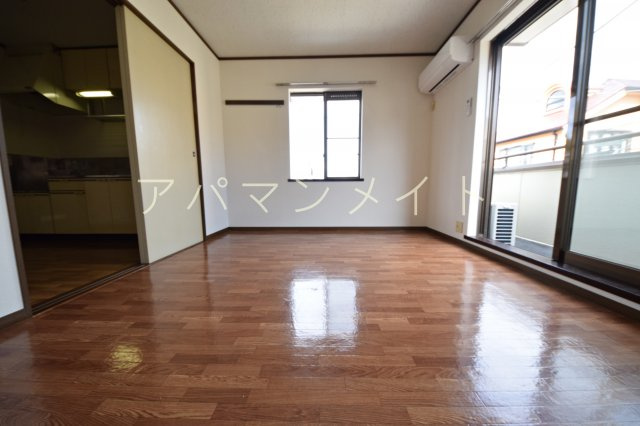【寝室】 | メゾン亜希 | 開放的なお部屋です