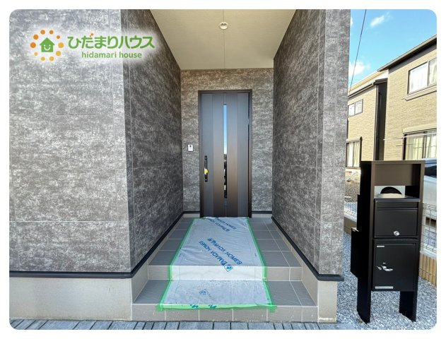 熊谷市末広フェリディアガーデン　新築一戸建て　02のエントランス