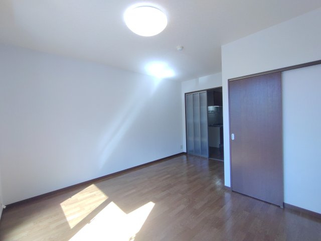 サニーハイムの洋室