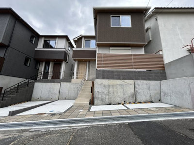 【外観】 | 鈴蘭台東町２丁目　新築戸建 | 完成しましたので即ご案内可能です。