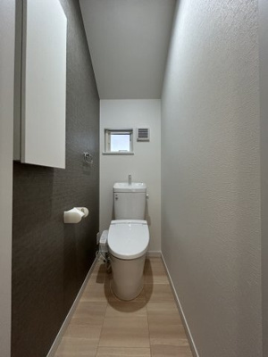 【トイレ】 | 鈴蘭台東町２丁目　新築戸建 | 2階トイレ