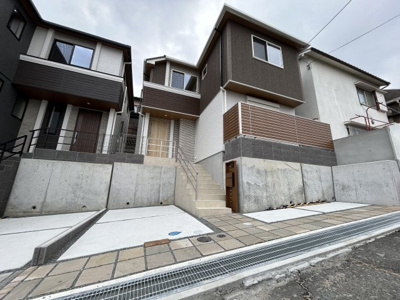 【駐車場】 | 鈴蘭台東町２丁目　新築戸建 | カースペースございます。