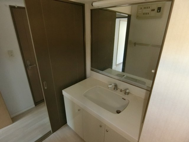 アーサー大橋南エクシオの独立洗面台|独立洗面台あり、毎朝おしゃれに忙しい女性の方におすすめです