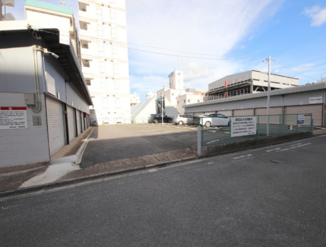 インペリアル奈良大宮の駐車場