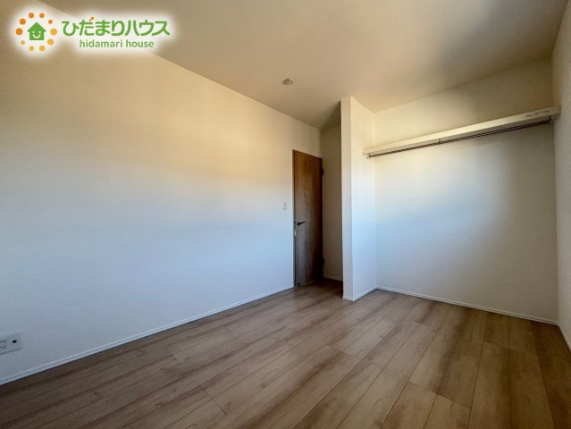 熊谷市末広フェリディアガーデン　分譲一戸建て　11の内装|机にベットを置けば子供部屋の完成です！				
