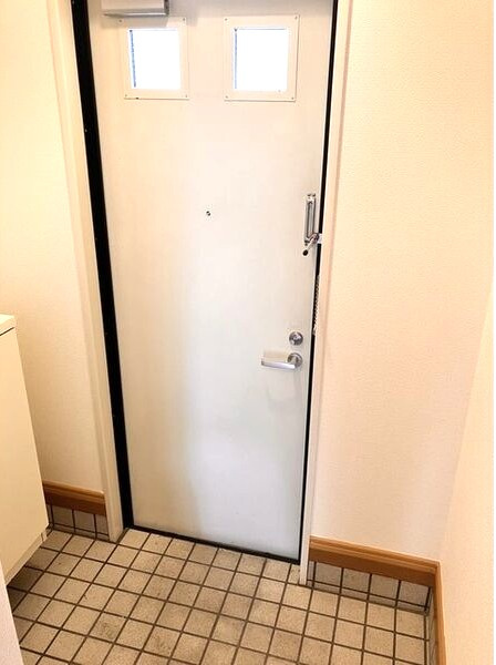 メゾンアモールＡの玄関