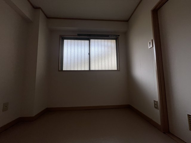 多聞ニューハイツの洋室