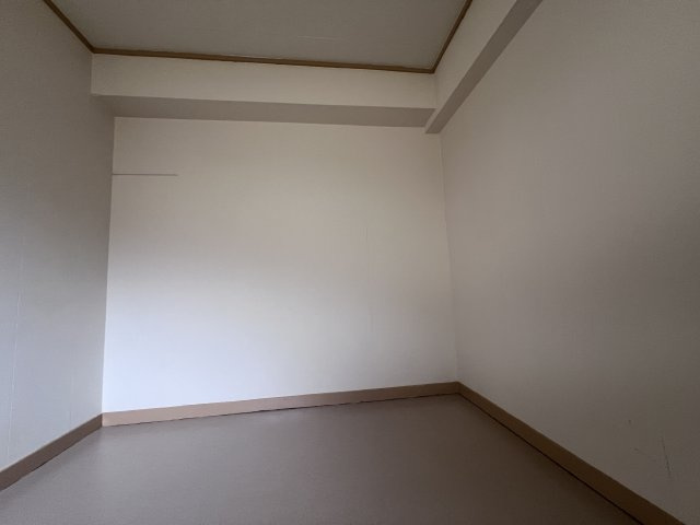 多聞ニューハイツの洋室