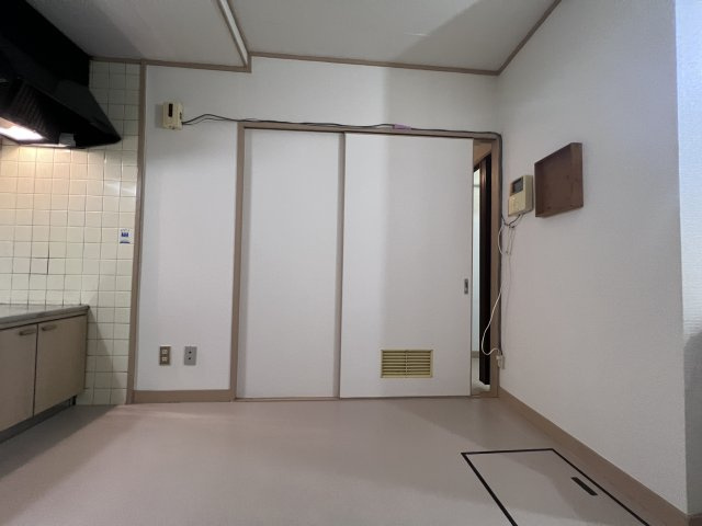 多聞ニューハイツの居間・リビング