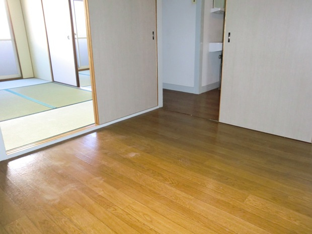 魚眞マンションの居間・リビング