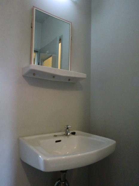 魚眞マンションの独立洗面台