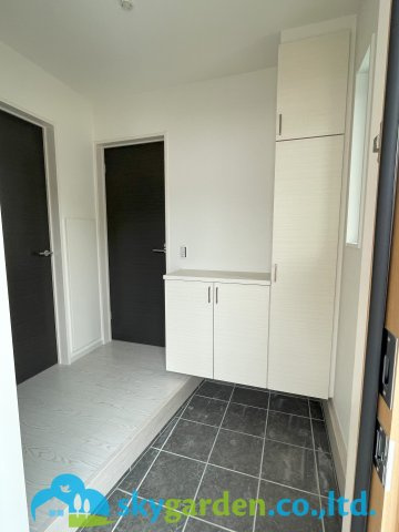 鎌倉市笛田4期　新築戸建　全2棟2号棟の玄関