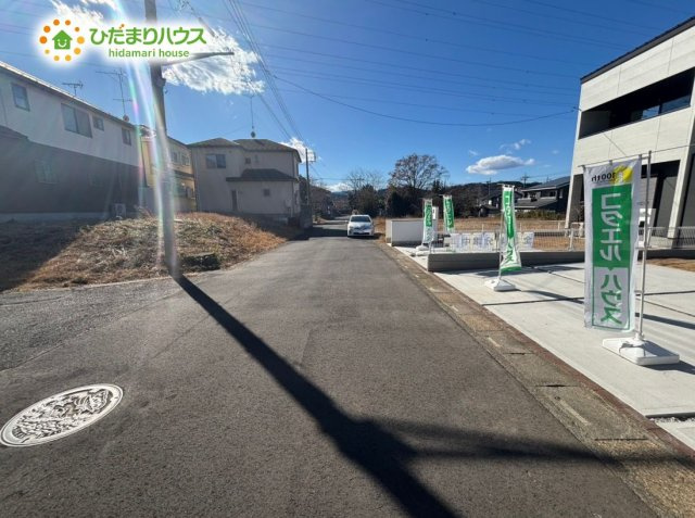 嵐山町むさし台　1期　ピュアガーデン　04の前面道路含む現地写真