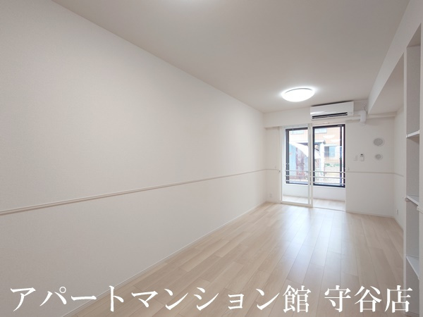 小張プレイスⅠの居間・リビング