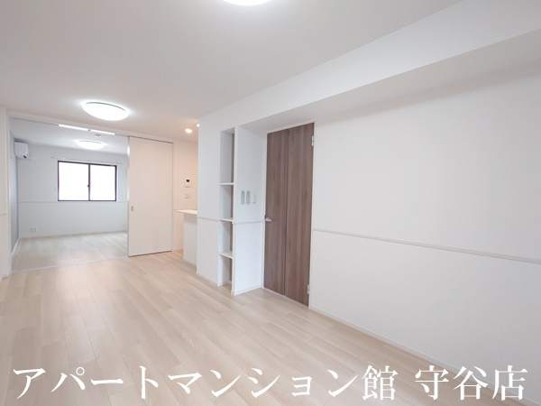 小張プレイスⅠの居間・リビング